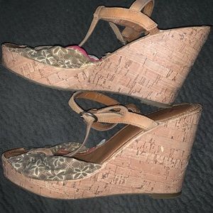 American Eagle Wedges